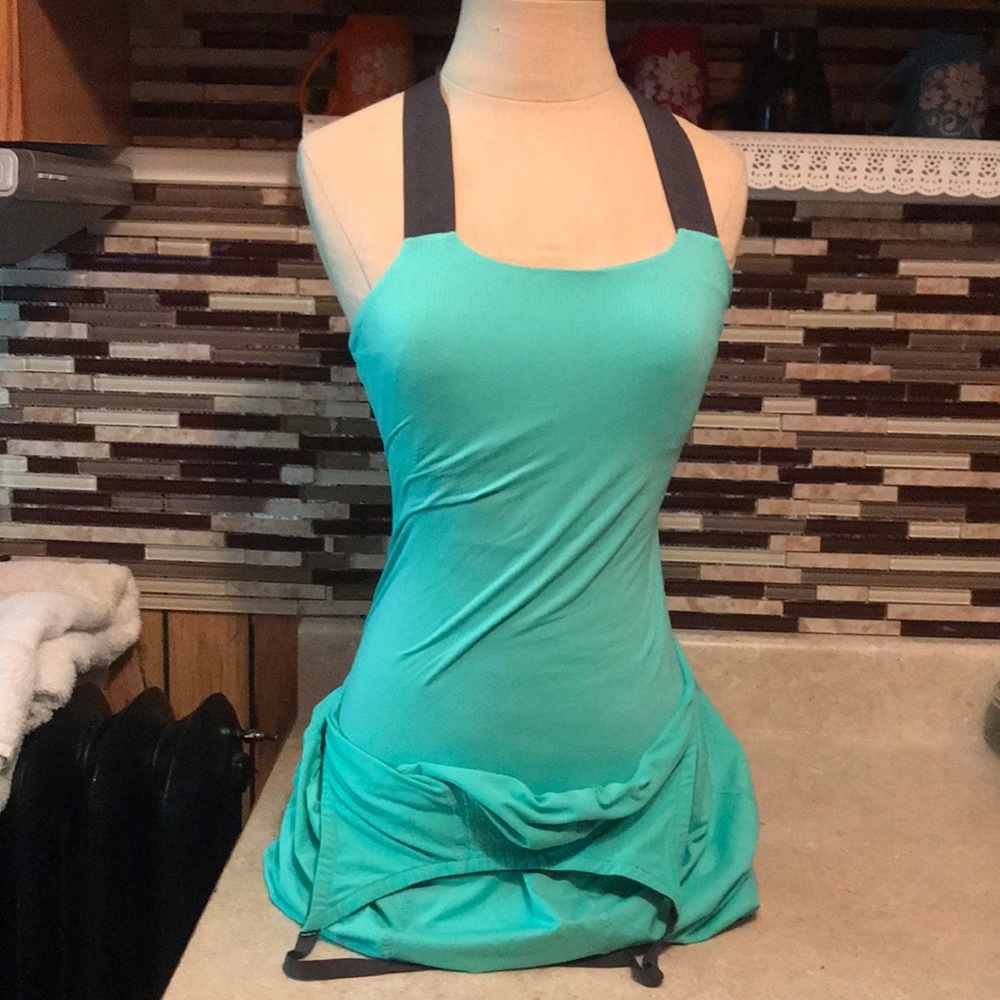 23-Lululemon top🔴 - Picture 6 of 7